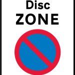 Entrance to a disc parking zone