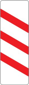 Countdown marker to railway or tramway level crossing