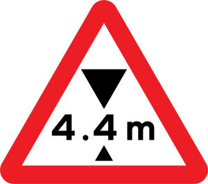 Maximum headroom of 4.4m at hazard ahead